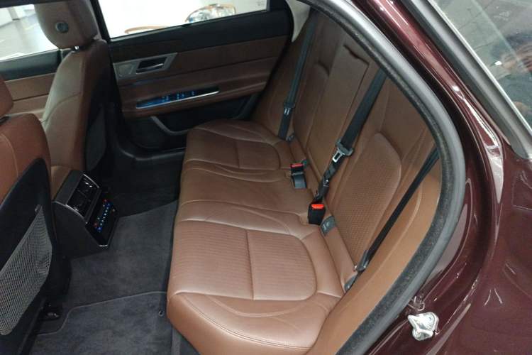 Used Jaguar XFL 2017 XFL 2.0T 240PS Luxury Edition Left Rear Seat