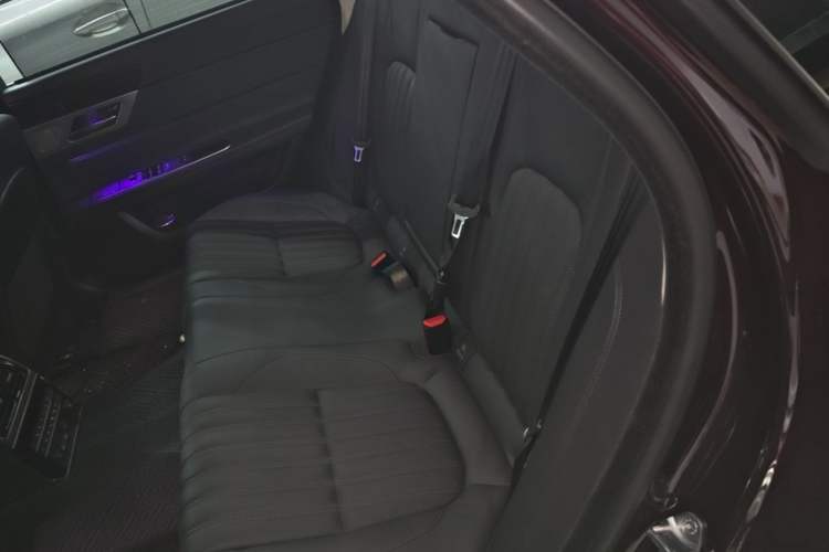 Used Jaguar XFL 2017 XFL 3.0 SC 340 PS Premium Edition Left Rear Seat