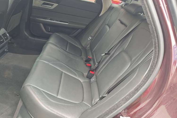 Used Jaguar XFL 2017 XFL 2.0T 200PS Windflower Edition Left Rear Seat