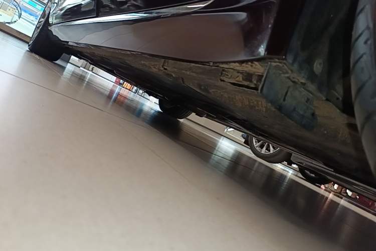 Used Jaguar XFL 2017 XFL 3.0 SC 340 PS Premium Edition Left Side Sill