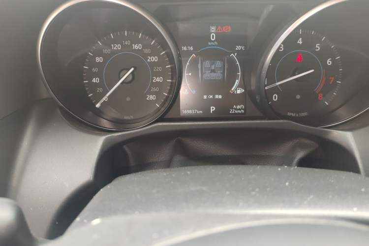 Used Jaguar XFL 2017 XFL 2.0T 200PS Windflower Edition Odometer Close Up
