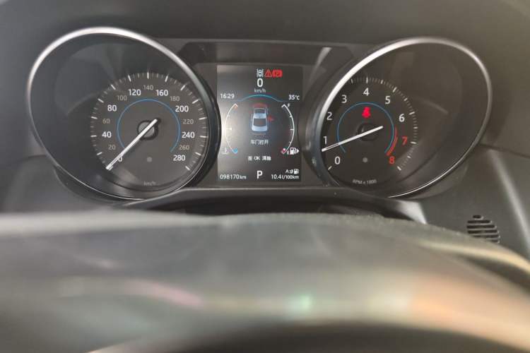 Used Jaguar XFL 2017 XFL 2.0T 200PS Windflower Edition Odometer Close Up