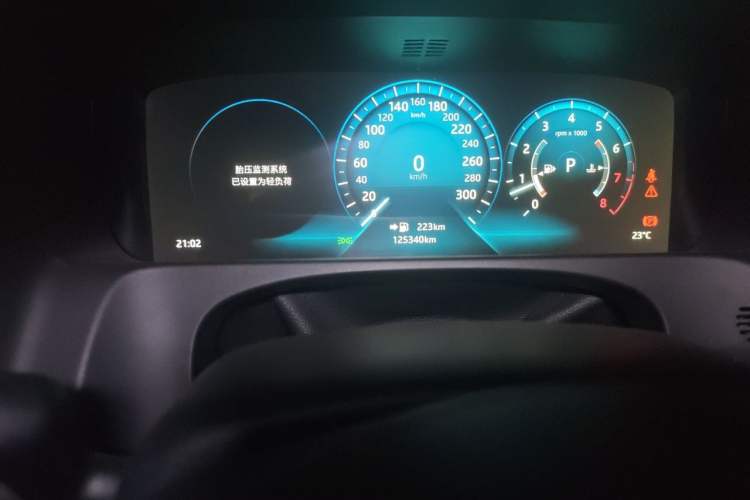 Used Jaguar XFL 2017 XFL 2.0T 240PS Premium Edition Odometer Close Up