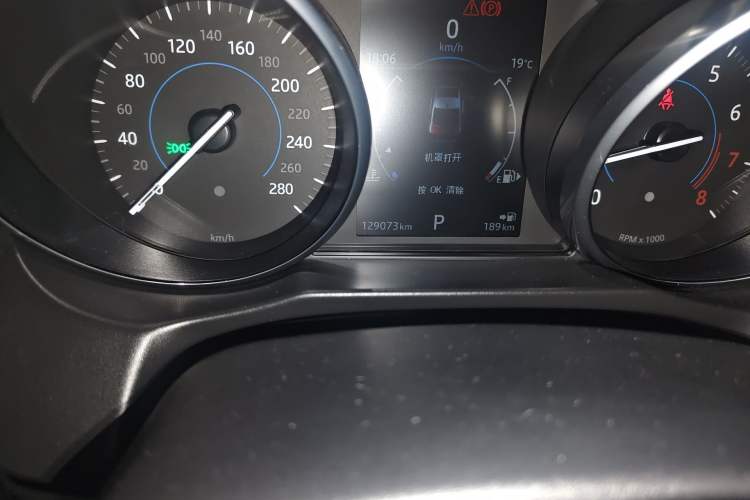 Used Jaguar XFL 2017 XFL 2.0T 200PS Luxury Edition Odometer Close Up