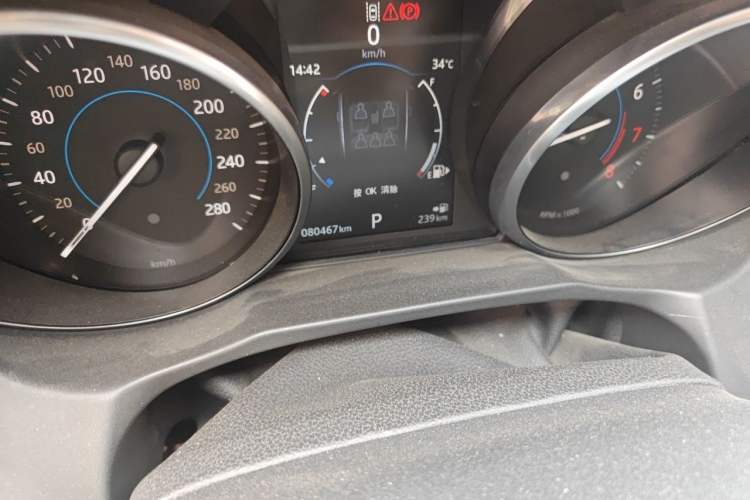 Used Jaguar XFL 2017 XFL 2.0T 200PS Luxury Edition Odometer Close Up