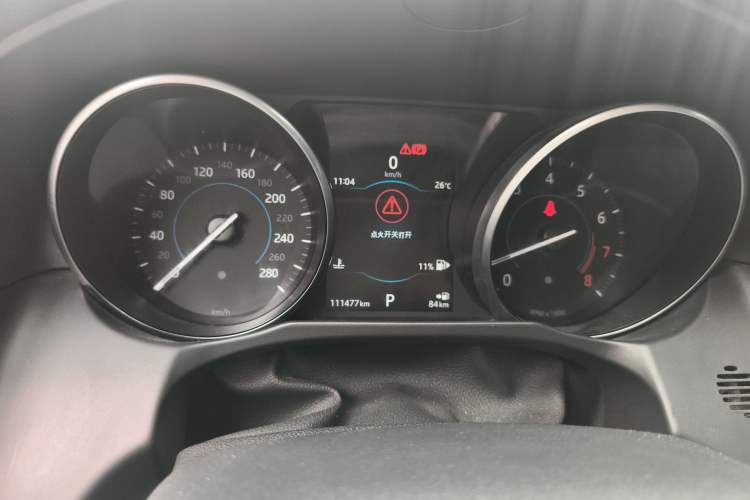 Used Jaguar XFL 2017 XFL 2.0T 200PS Windflower Edition Odometer Close Up