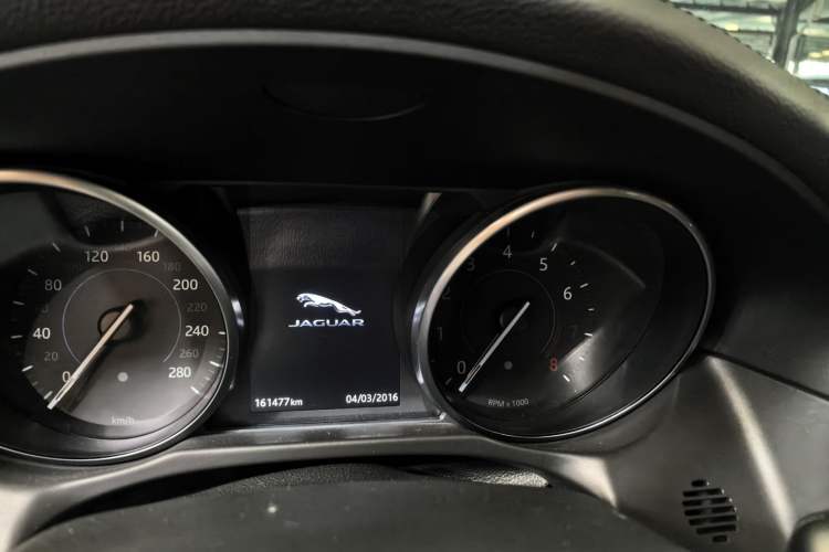 Used Jaguar XFL 2017 XFL 2.0T 240PS Luxury Edition Odometer Close Up