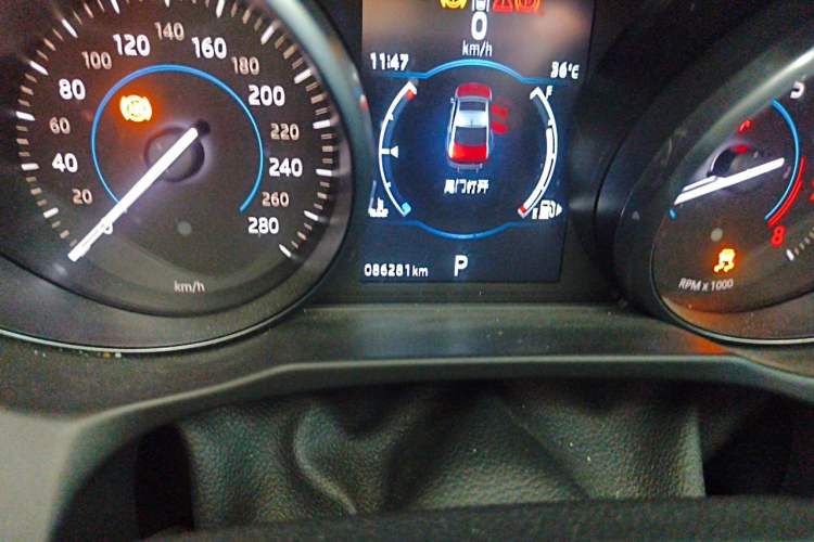 Used Jaguar XFL 2017 XFL 2.0T 200PS Windflower Edition Odometer Close Up