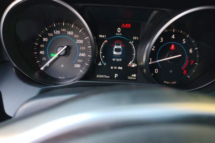 Used Jaguar XFL 2017 XFL 2.0T 240PS Luxury Edition Odometer Close Up