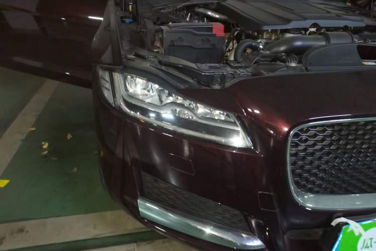 Used Jaguar XFL 2017 XFL 2.0T 200PS Luxury Edition Right Front Headlight
