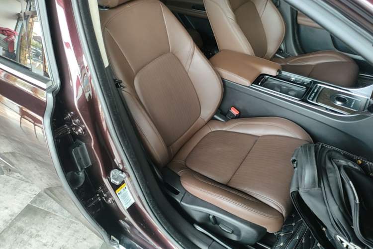 Used Jaguar XFL 2017 XFL 2.0T 240PS Luxury Edition Right Front Seat