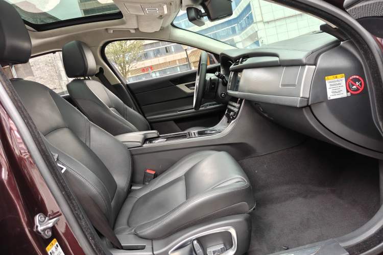 Used Jaguar XFL 2017 XFL 2.0T 200PS Windflower Edition Right Front Seat