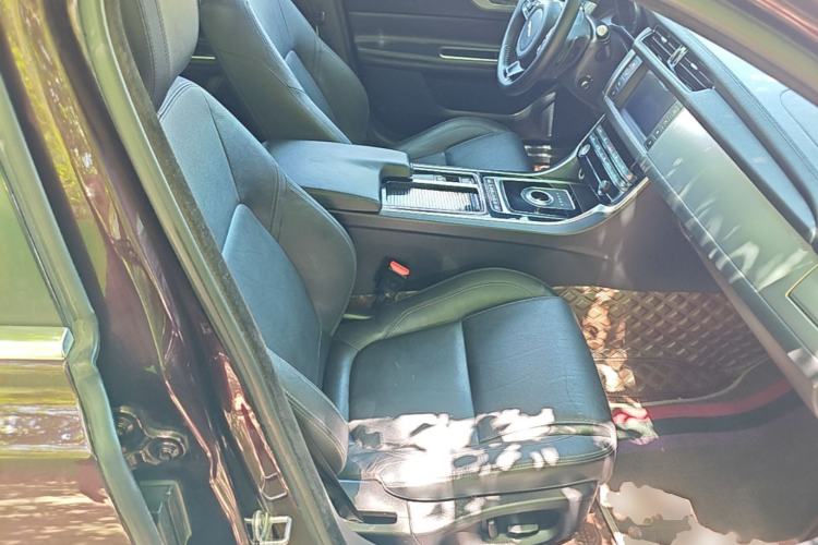 Used Jaguar XFL 2017 XFL 2.0T 200PS Windflower Edition Right Front Seat