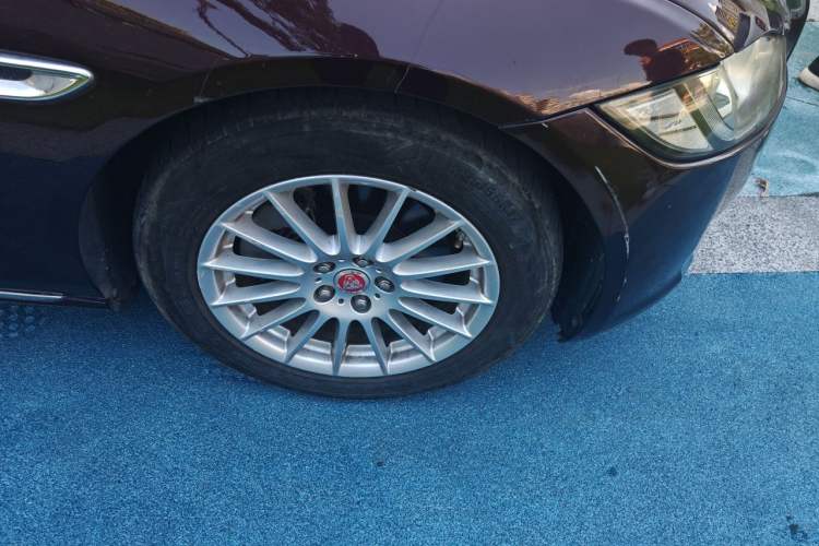 Used Jaguar XFL 2017 XFL 2.0T 200PS Elite Edition Right Front Wheel Hub