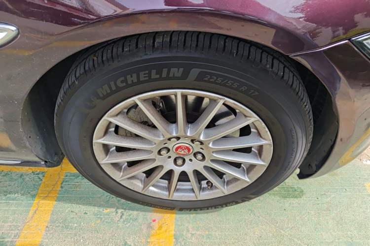 Used Jaguar XFL 2017 XFL 2.0T 200PS Luxury Edition Right Front Wheel Hub