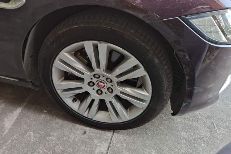 Used Jaguar XFL 2017 XFL 3.0 SC 340 PS Luxury Edition Right Front Wheel Hub