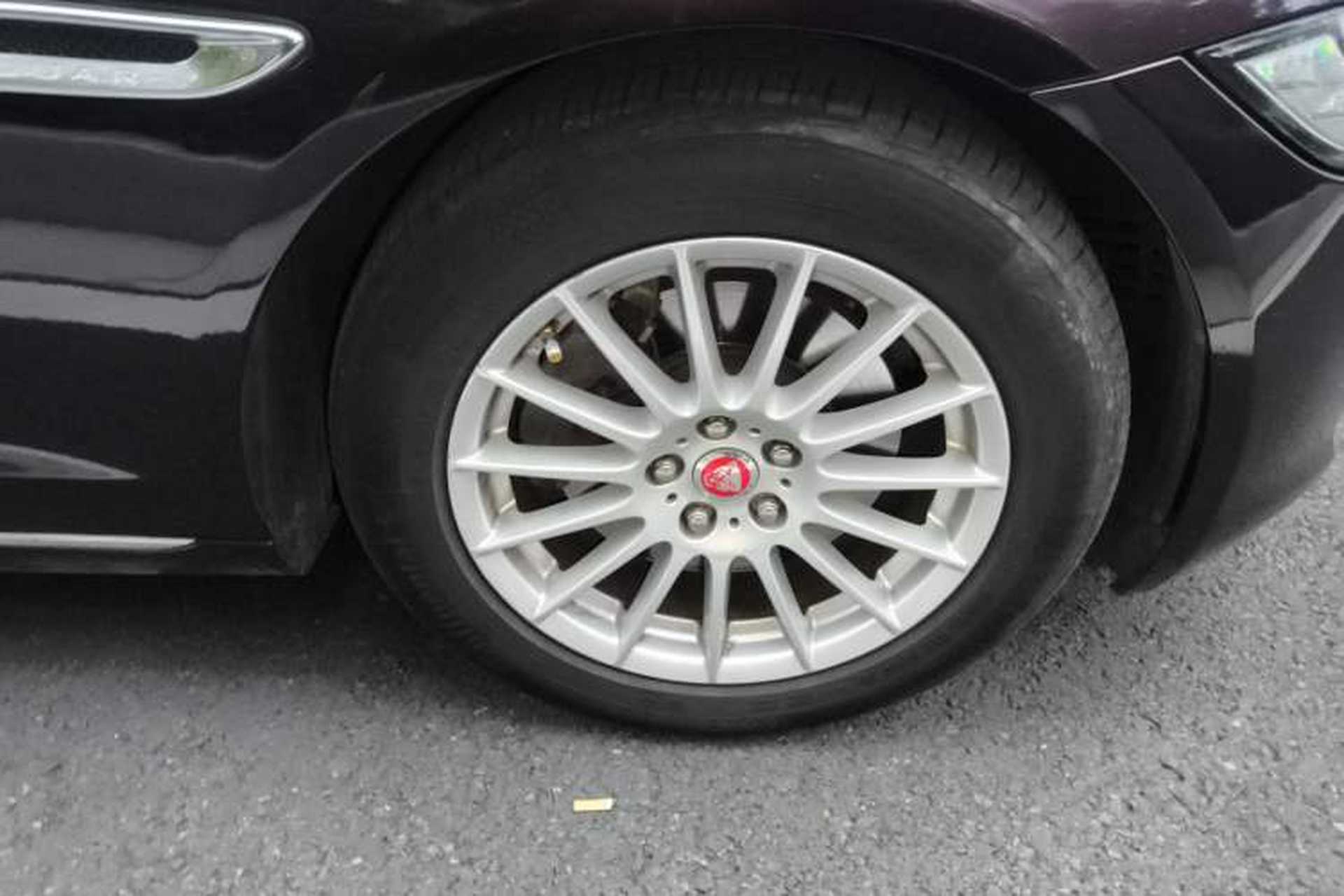 Used Jaguar XFL 2017 XFL 2.0T 200PS Elite Edition Right Front Wheel Hub