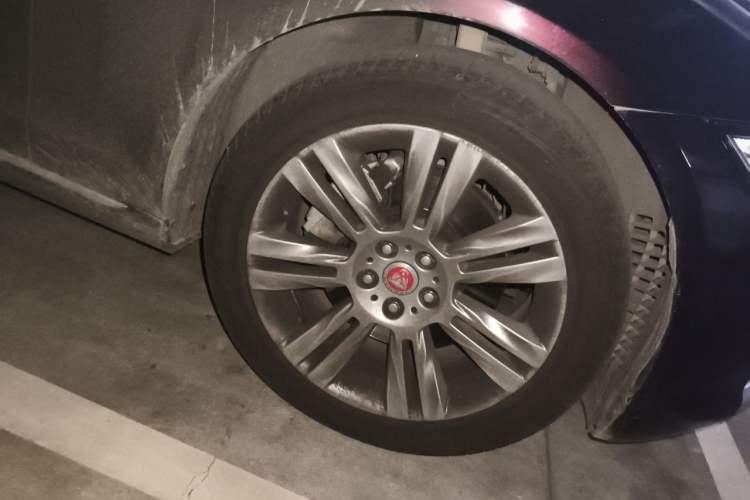 Used Jaguar XFL 2017 XFL 2.0T 240PS Luxury Edition Right Front Wheel Hub