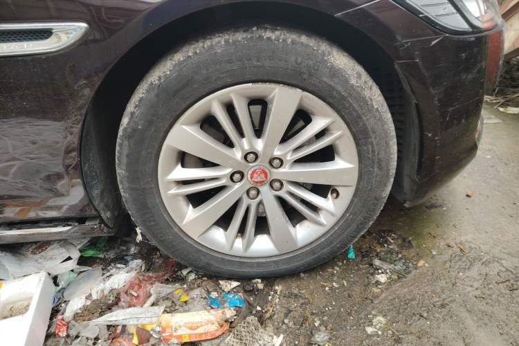 Used Jaguar XFL 2017 XFL 2.0T 240PS Luxury Edition Right Front Wheel Hub