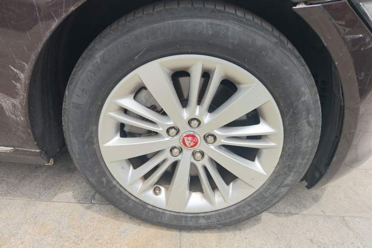 Used Jaguar XFL 2017 XFL 2.0T 240PS Luxury Edition Right Front Wheel Hub