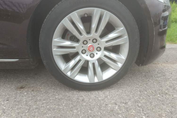 Used Jaguar XFL 2017 XFL 2.0T 240PS Luxury Edition Right Front Wheel Hub