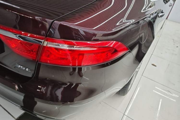Used Jaguar XFL 2017 XFL 3.0 SC 340 PS Premium Edition Right Rear Taillight