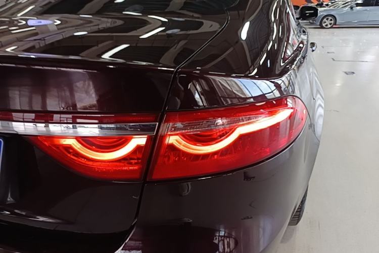 Used Jaguar XFL 2017 XFL 2.0T 200PS Elite Edition Right Rear Taillight