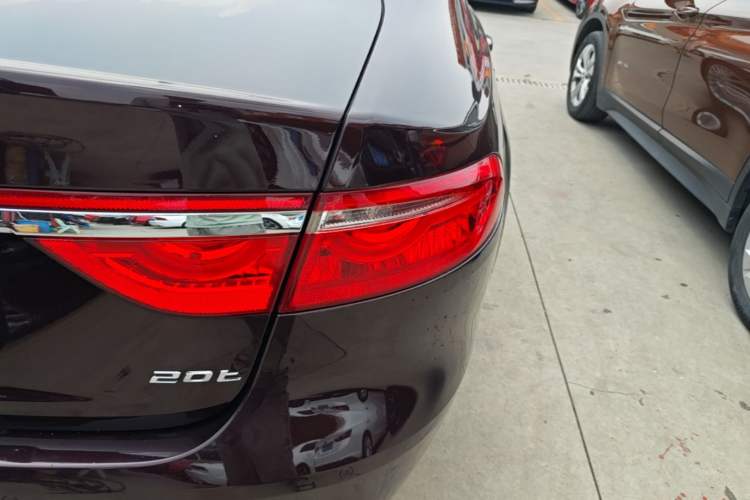 Used Jaguar XFL 2017 XFL 2.0T 200PS Windflower Edition Right Rear Taillight