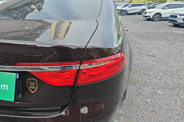 Used Jaguar XFL 2017 XFL 2.0T 200PS Luxury Edition Right Rear Taillight