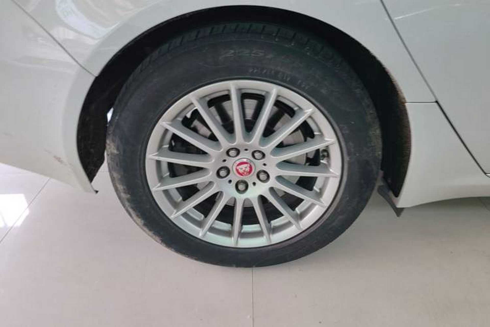 Used Jaguar XFL 2017 XFL 2.0T 200PS Luxury Edition Right Rear Wheel Hub