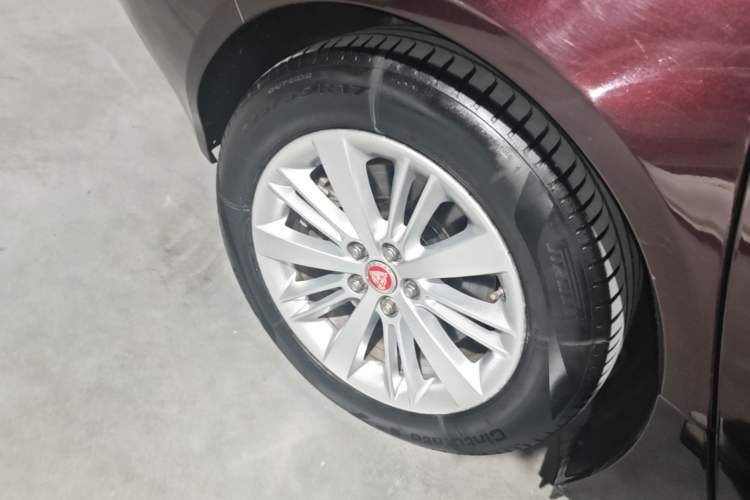 Used Jaguar XFL 2017 XFL 2.0T 240PS Luxury Edition Right Rear Wheel Hub