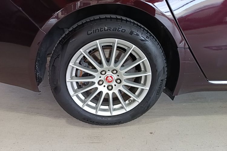 Used Jaguar XFL 2017 XFL 2.0T 200PS Elite Edition Right Rear Wheel Hub