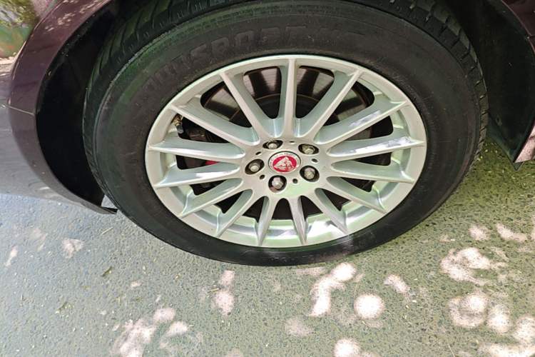 Used Jaguar XFL 2017 XFL 2.0T 200PS Windflower Edition Right Rear Wheel Hub