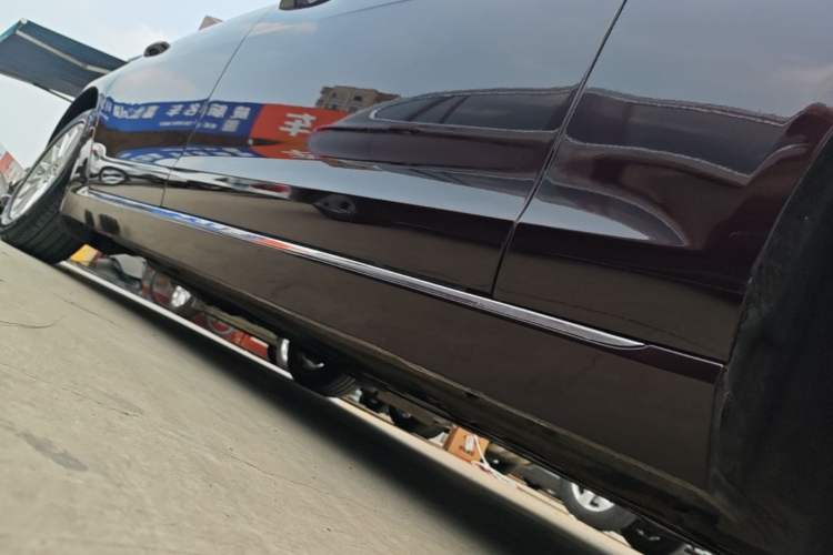 Used Jaguar XFL 2017 XFL 2.0T 200PS Windflower Edition Right Side Sill