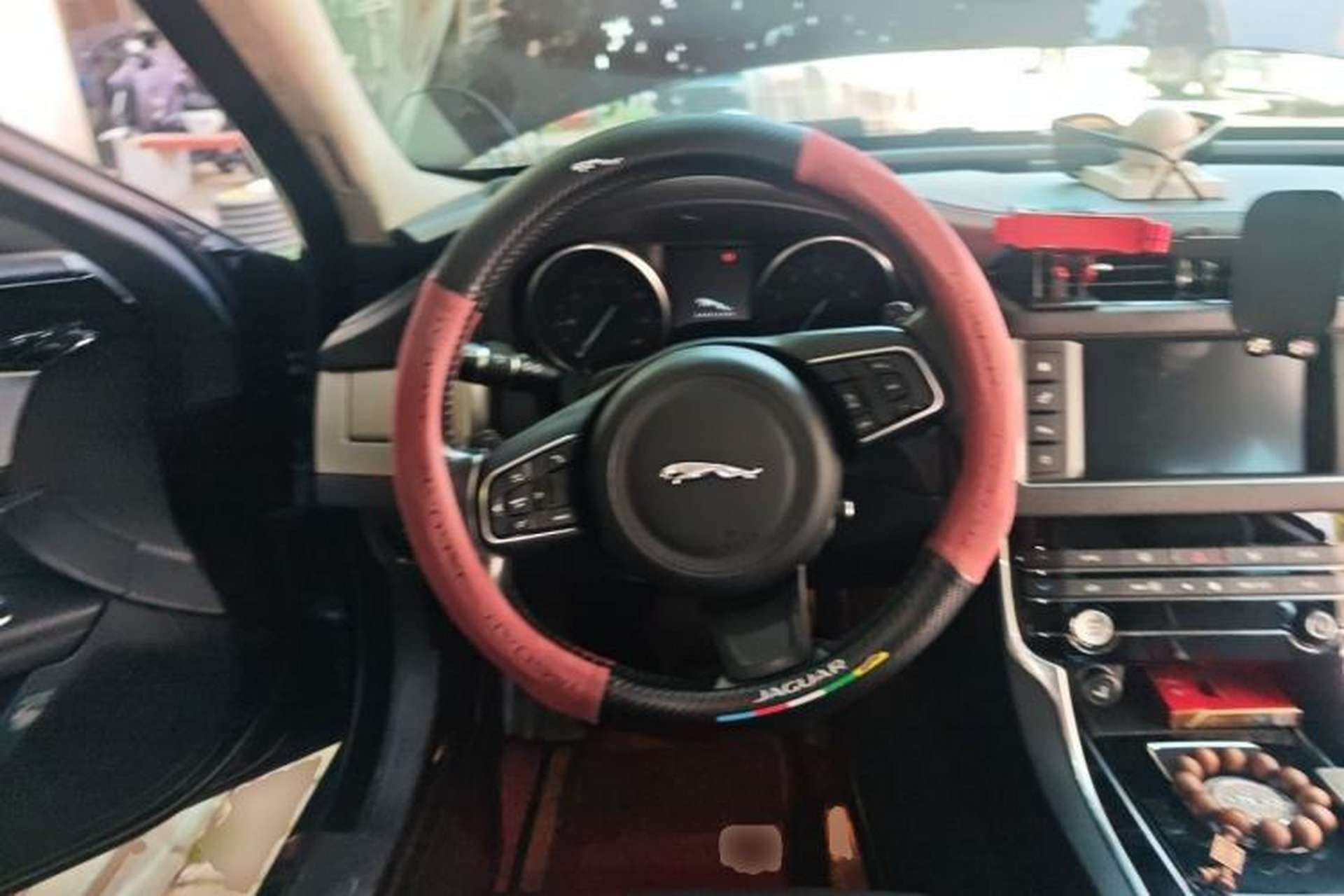 Used Jaguar XFL 2017 XFL 2.0T 200PS Windflower Edition Steering Wheel