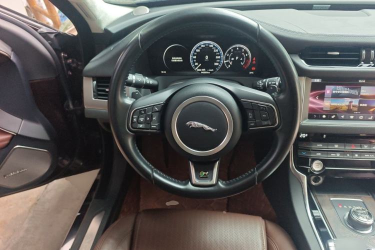 Used Jaguar XFL 2017 XFL 2.0T 240PS Premium Edition Steering Wheel