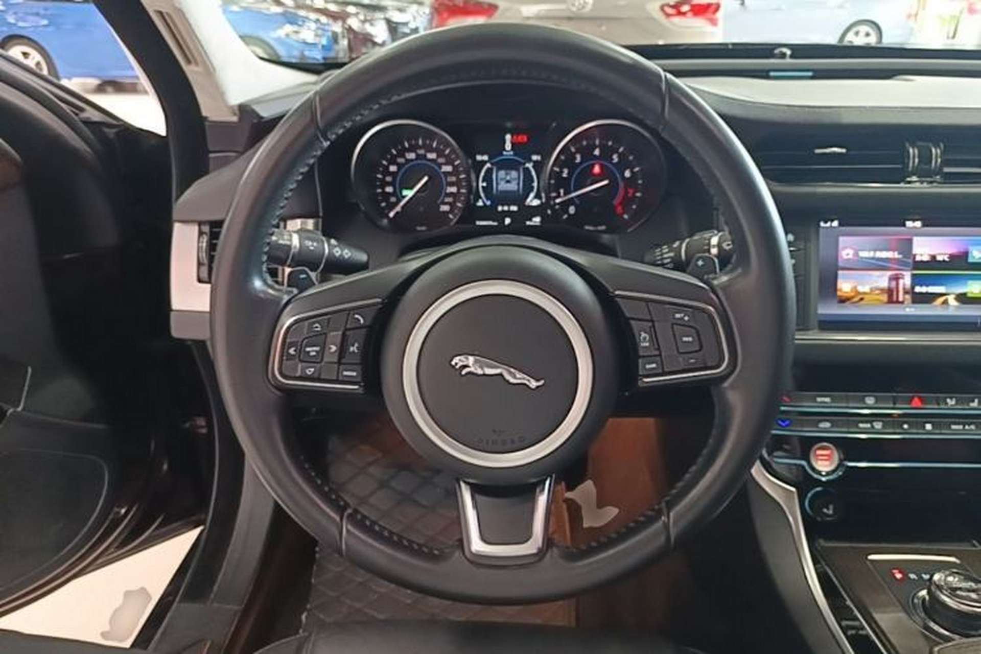 Used Jaguar XFL 2017 XFL 2.0T 200PS Elite Edition Steering Wheel