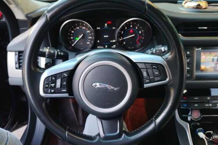 Used Jaguar XFL 2017 XFL 2.0T 240PS Luxury Edition Steering Wheel