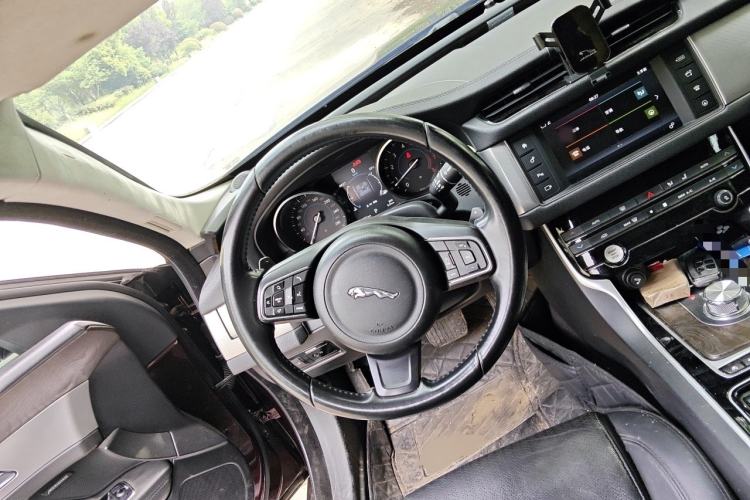 Used Jaguar XFL 2017 XFL 2.0T 240PS Luxury Edition Steering Wheel