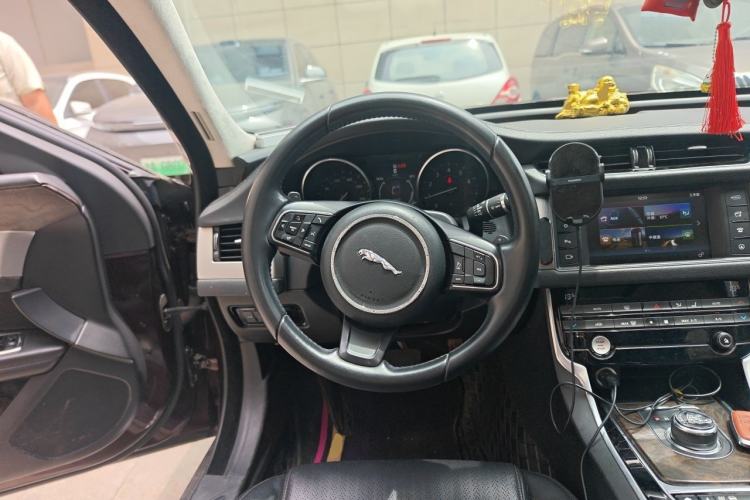 Used Jaguar XFL 2017 XFL 2.0T 240PS Luxury Edition Steering Wheel