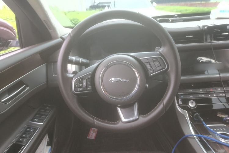 Used Jaguar XFL 2017 XFL 2.0T 240PS Luxury Edition Steering Wheel