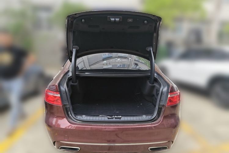 Used Jaguar XFL 2017 XFL 3.0 SC 340 PS Luxury Edition Trunk