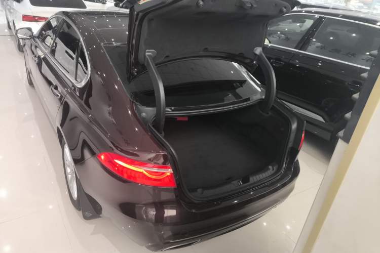 Used Jaguar XFL 2017 XFL 2.0T 200PS Luxury Edition Trunk