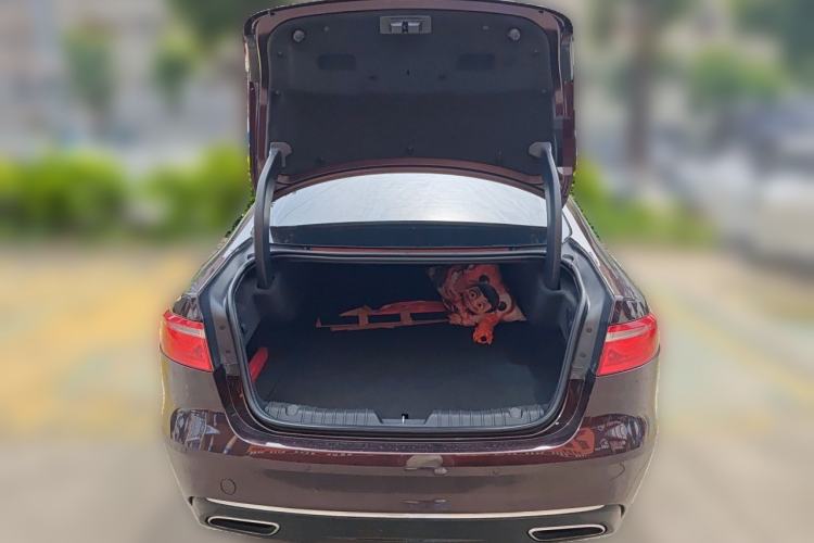 Used Jaguar XFL 2017 XFL 2.0T 200PS Luxury Edition Trunk