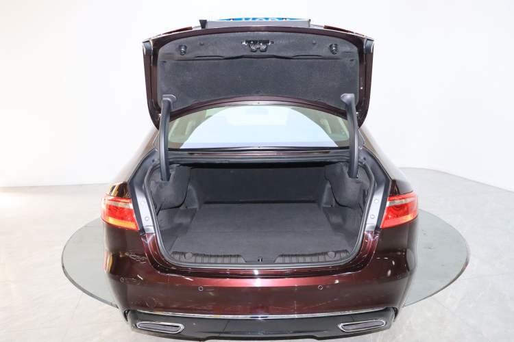 Used Jaguar XFL 2017 XFL 2.0T 240PS Luxury Edition Trunk