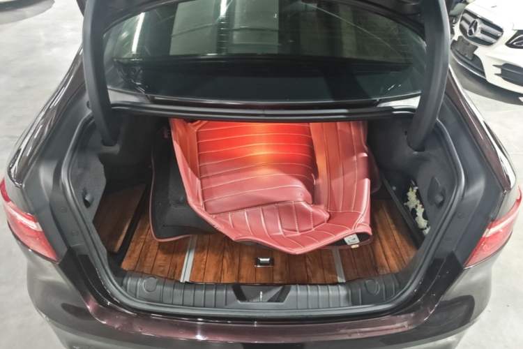 Used Jaguar XFL 2017 XFL 2.0T 240PS Luxury Edition Trunk