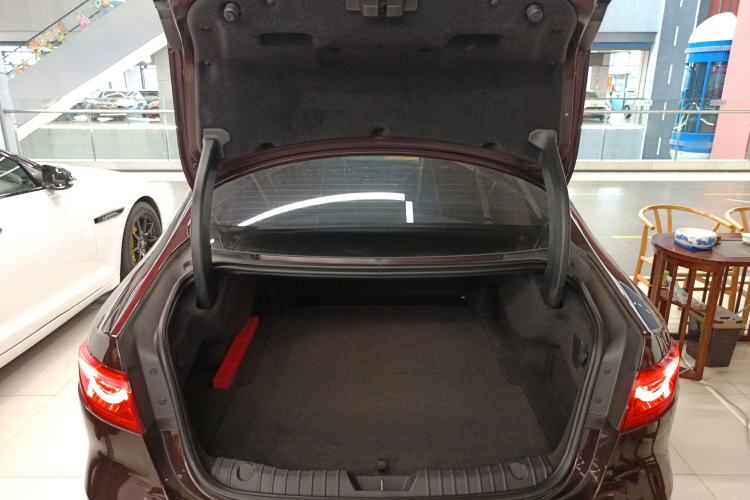 Used Jaguar XFL 2017 XFL 2.0T 240PS Luxury Edition Trunk