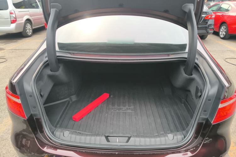 Used Jaguar XFL 2017 XFL 2.0T 240PS Premium Edition Trunk