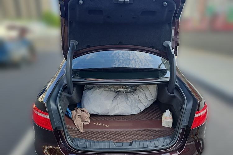 Used Jaguar XFL 2017 XFL 2.0T 240PS Luxury Edition Trunk