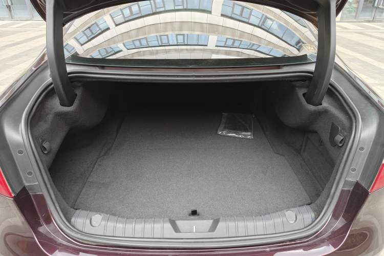 Used Jaguar XFL 2017 XFL 2.0T 200PS Windflower Edition Trunk